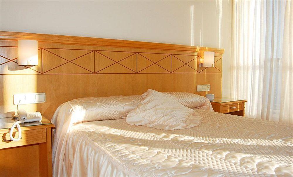 Hotel Cristal 2 آكورونيا المظهر الخارجي الصورة